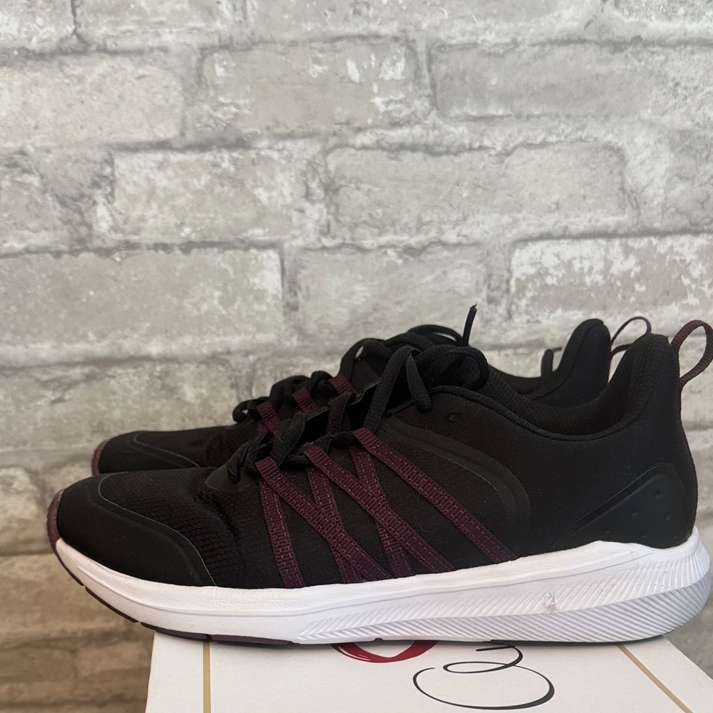 Energy Zone Black and Maroon Athletic Shoes